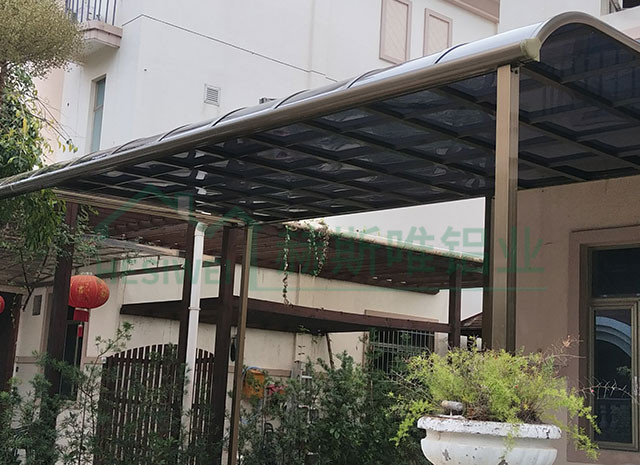 韶關市碧桂園花地八街七號雨棚 - 卜小姐