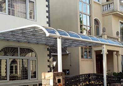 鋁合金車棚的壓條和頂板的安裝方法