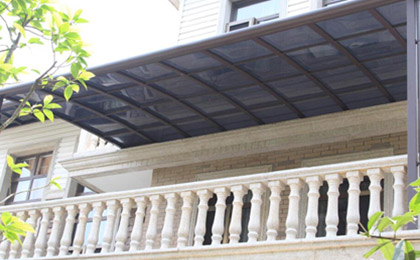 R型陽(yáng)臺(tái)雨棚